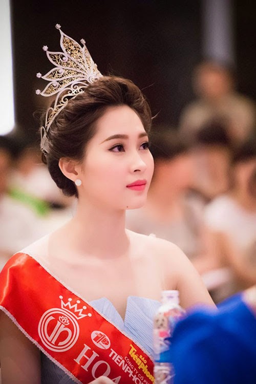 Hoa hậu Đặng Thu Thảo đẹp hoàn hảo sau 2 năm đăng quang