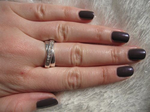 Nails Reloaded Nagellack Love Peace And Purple Von Essence Aus Der You Rock Le