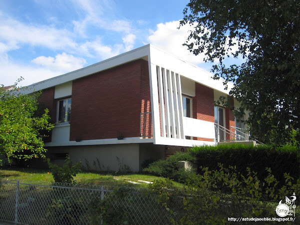 Trilport - 4 maisons jumelées pour Kleber-Colombes  Architectes: Otto et Gaston Müller (architectes suisses)  Construction: 1961 