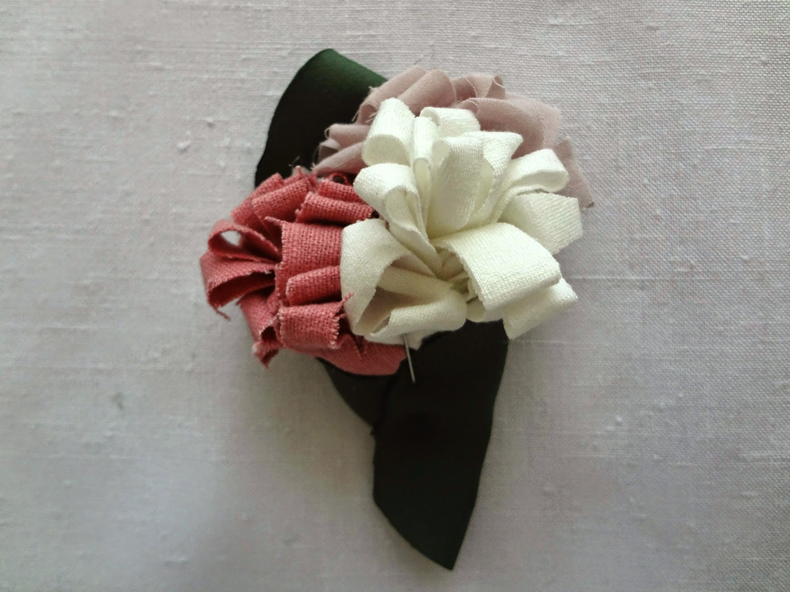 Little Treasures Fabric Rose Brooch tutorial