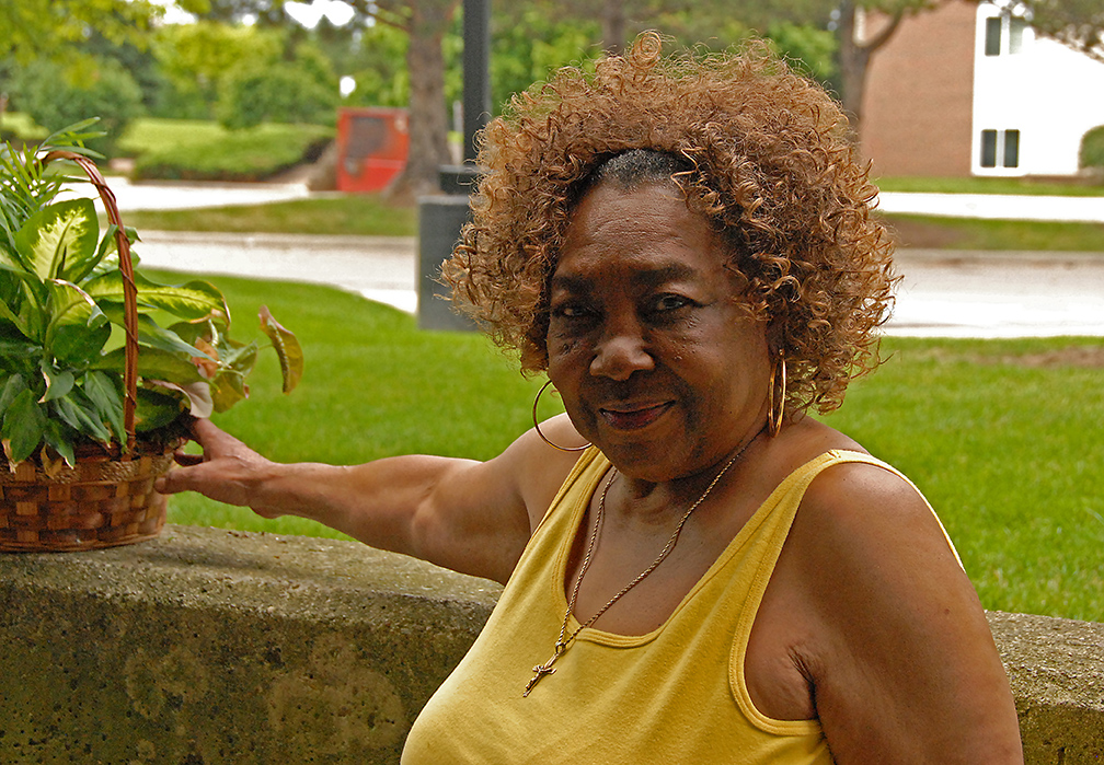 Detroit Dissolving LOTTIE THE BODY "Built like two stacks of