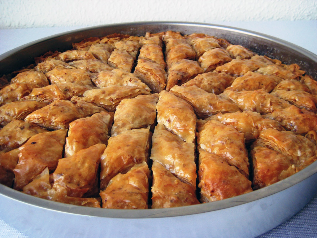 Nefis Lezzetler Cevizli Ev Baklavası