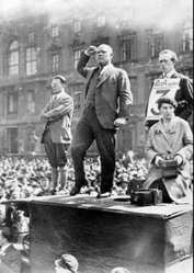 ALEMANIA: CAMARADA TELMAN, LUCHADOR EJEMPLAR CONTRA EL NAZISMO