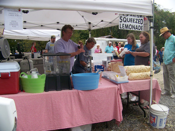 Kettle corn and fresh-squeezed lemonade