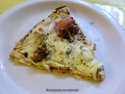 Prazeres da Pizza: Fatia de Pizza sabor Sertaneja