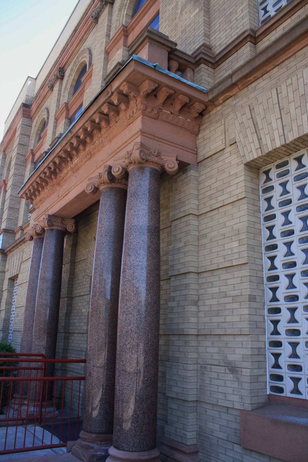 Nomadic Newfies Duluth Architecture