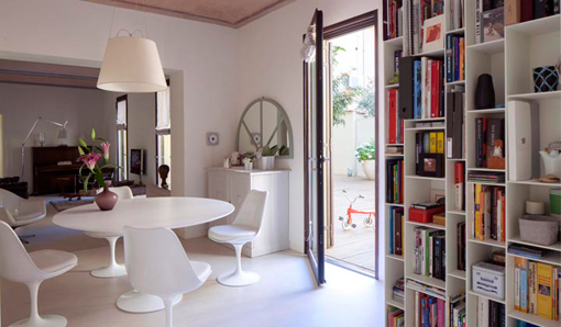 Marzua: casa de estilo rústico moderno Salon comedor con estilos moderno y rustico