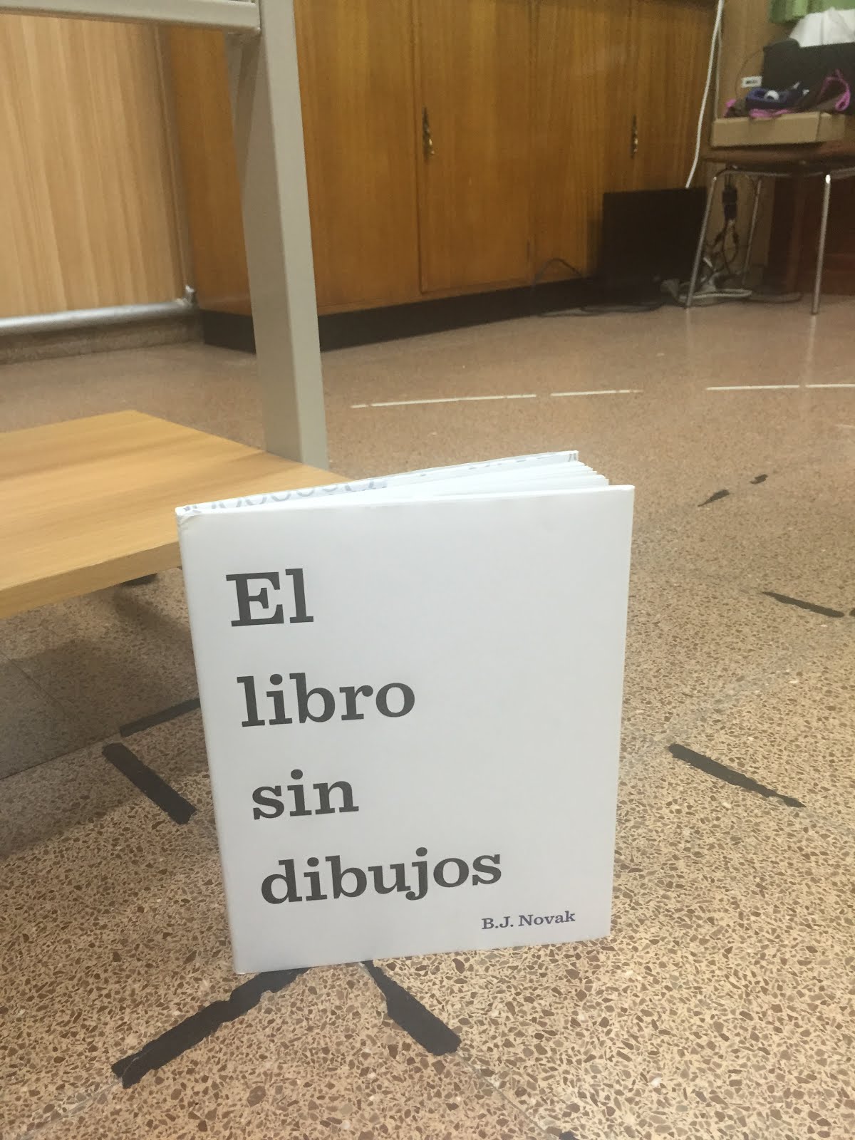 ASÍ HEMOS CONTADO... "EL LIBRO SIN DIBUJOS"