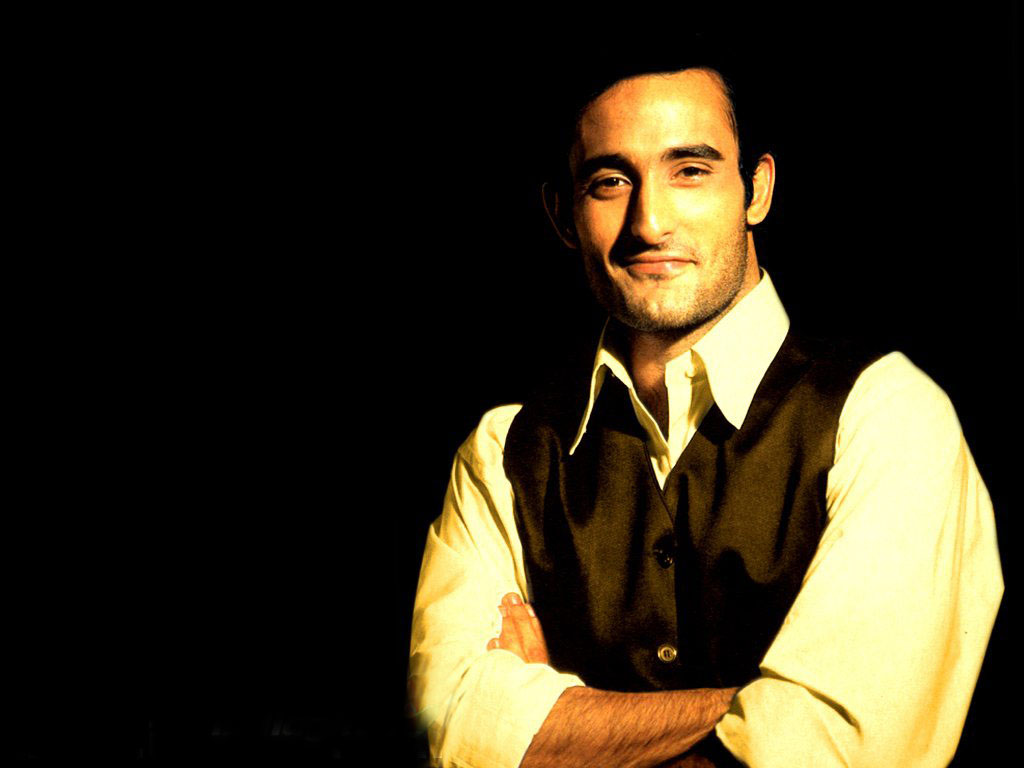 http://4.bp.blogspot.com/-8sOEq4skQJw/UCd1Q0JAECI/AAAAAAAACn4/DNnfTGpk5m0/s1600/Akshaye+Khanna+wallscelebs.blogspot+(2).jpg