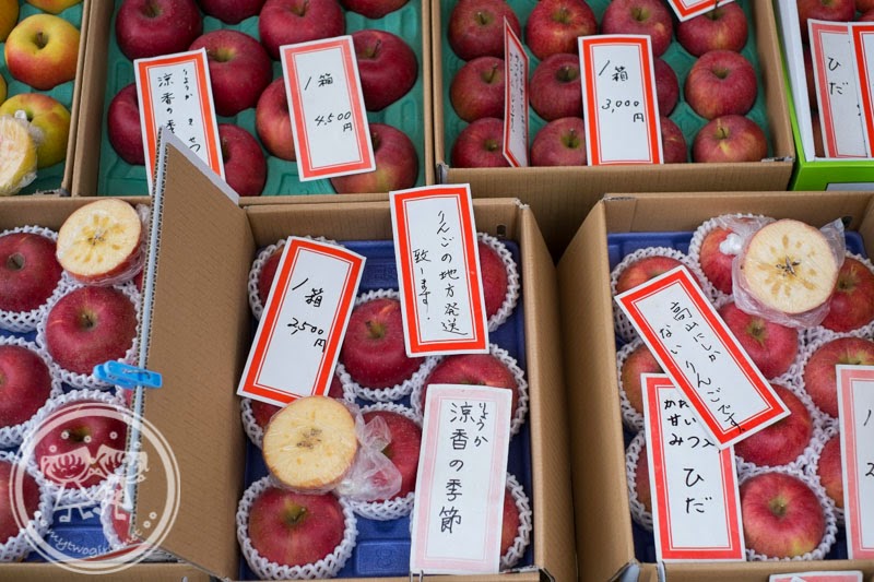 Takayama market - apples