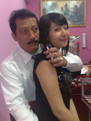 Abg Doyan Sma om Om!!! | ngobel memek