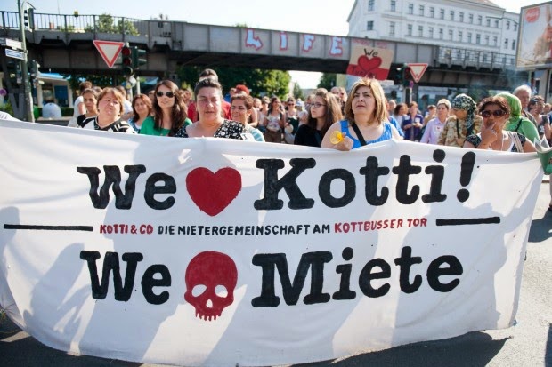 les loyers à Berlin s'envolent - les Berlinois protestent