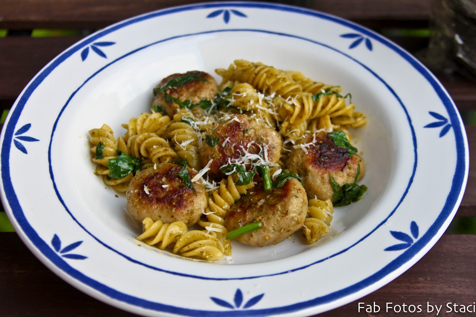 Click and Cook Recipes Pesto Pasta with Mini Meatballs