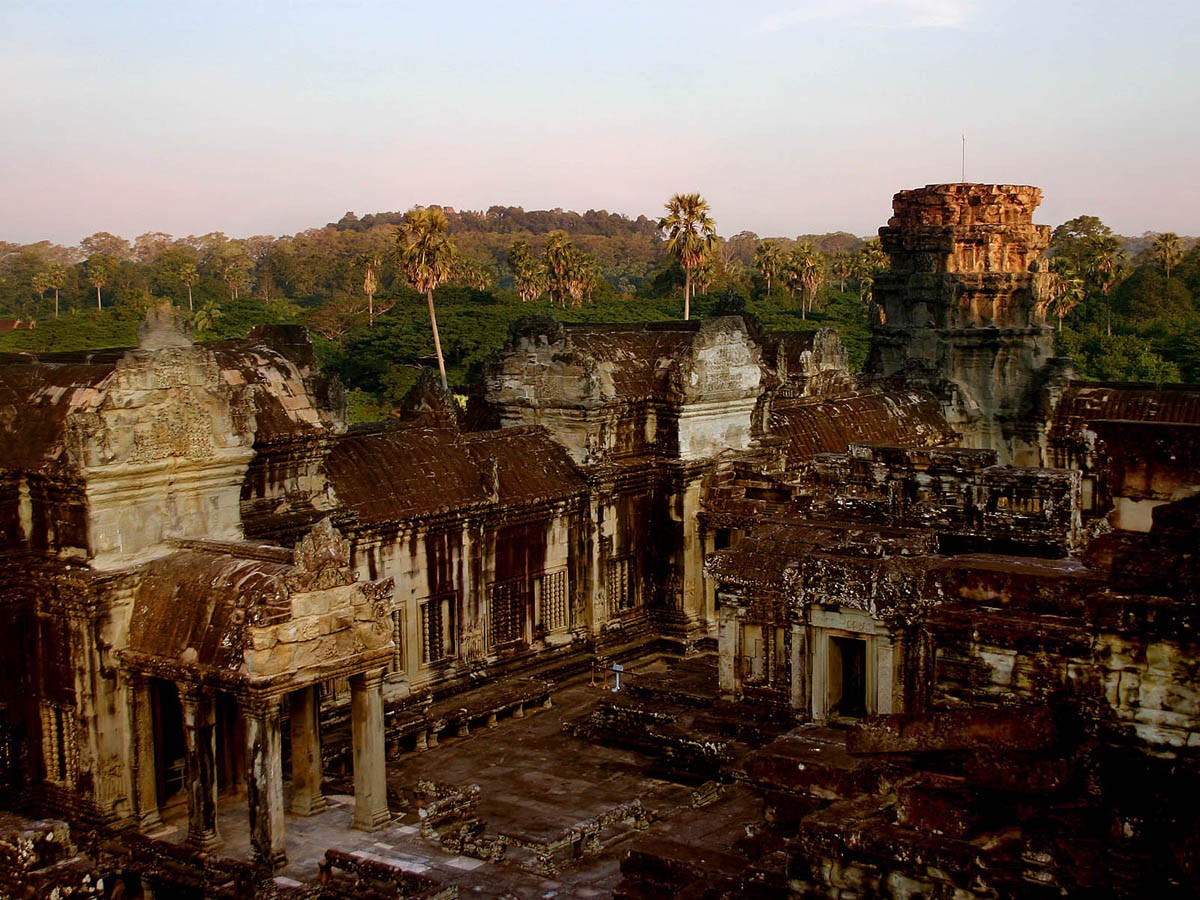 http://4.bp.blogspot.com/-8wBFQP6CfGI/Tn84p5FTZEI/AAAAAAAAAdg/H67CokWIkos/s1600/angkor-wat-background-1-723803.jpg