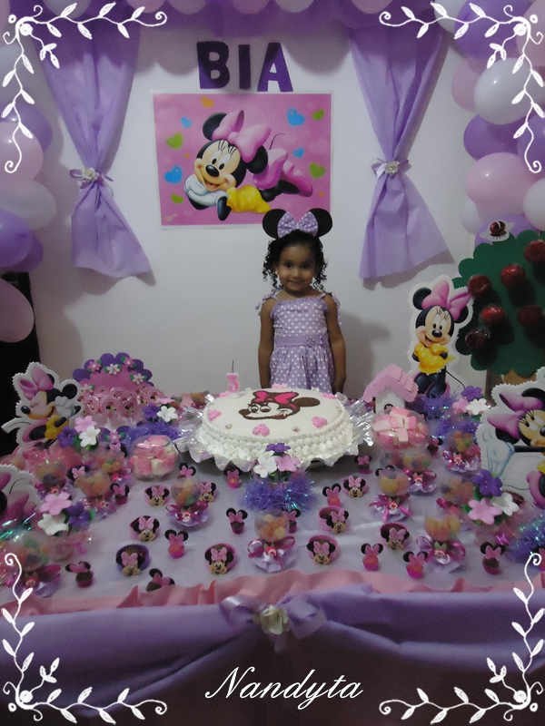 Olha minha princesa vestida de minnie, por sorte nesse dia ela estava Olha minha princesa vestida de minnie, por sorte nesse dia ela estava