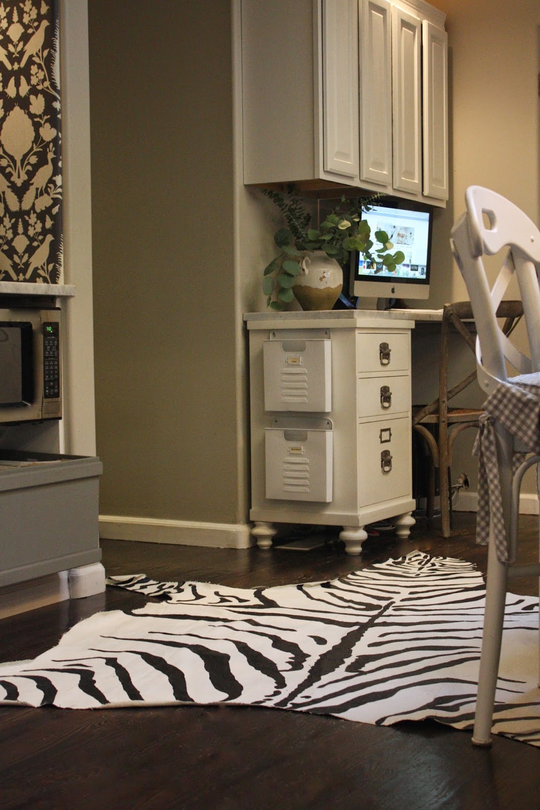 15 DIY faux zebra rug{thrifty thursday} My Sweet Savannah Bloglovin’