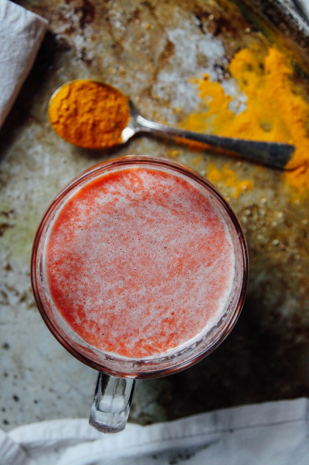 TURMERIC SMOOTHIE (DELICIOUS, DIFFERENT + GOOD 4 U) This Rawsome