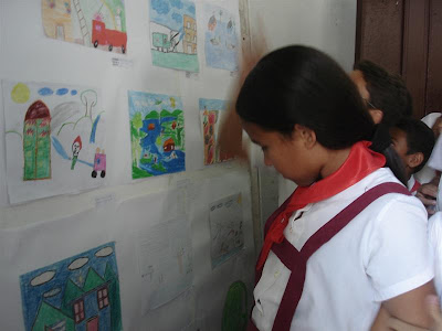 Exposición Pioneros disfrutan la exposición