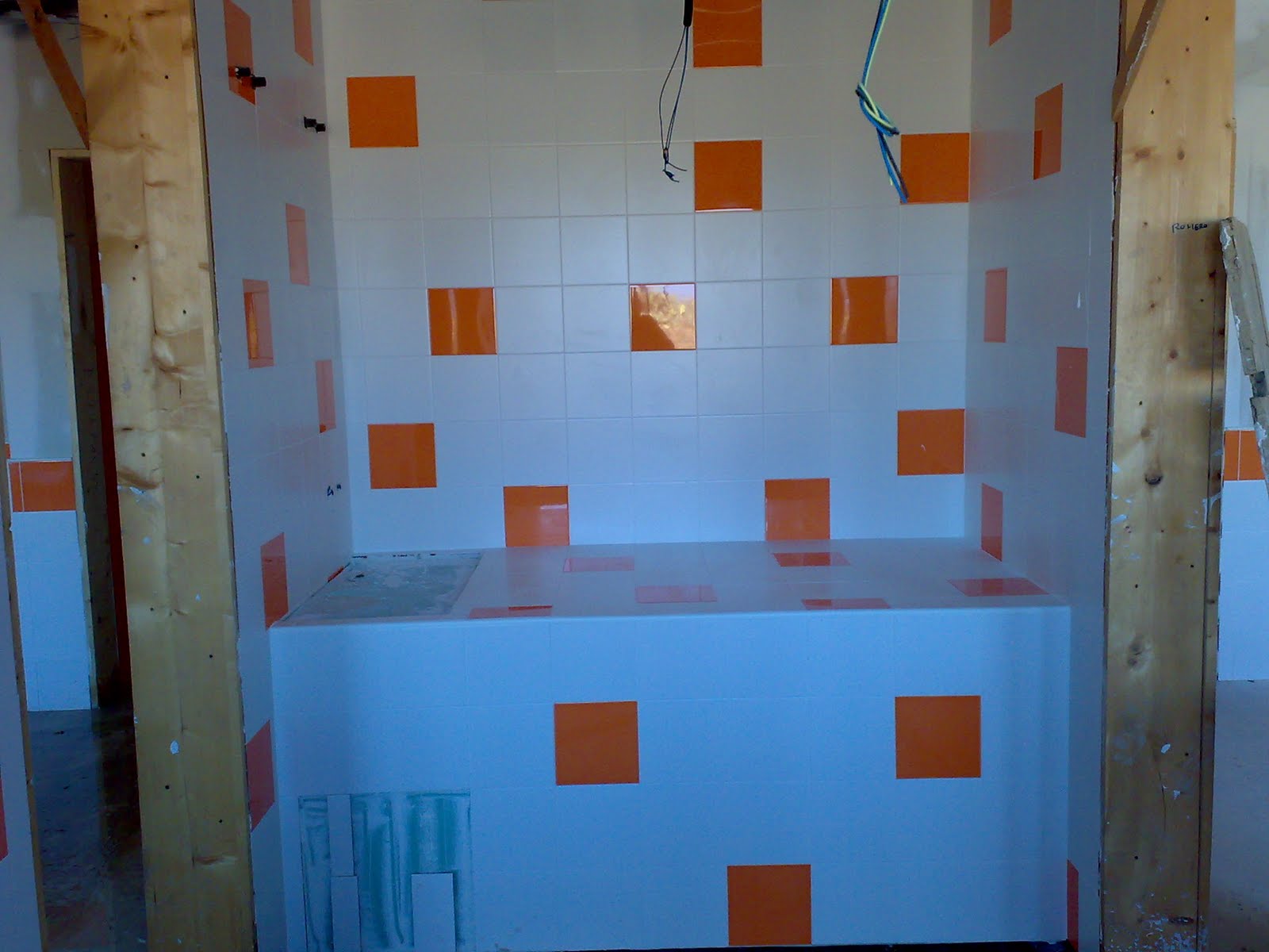 AZULEJOS, ALICATADOS Y ALICATADORES.: ALICATADO DEL EDIFICIO DE