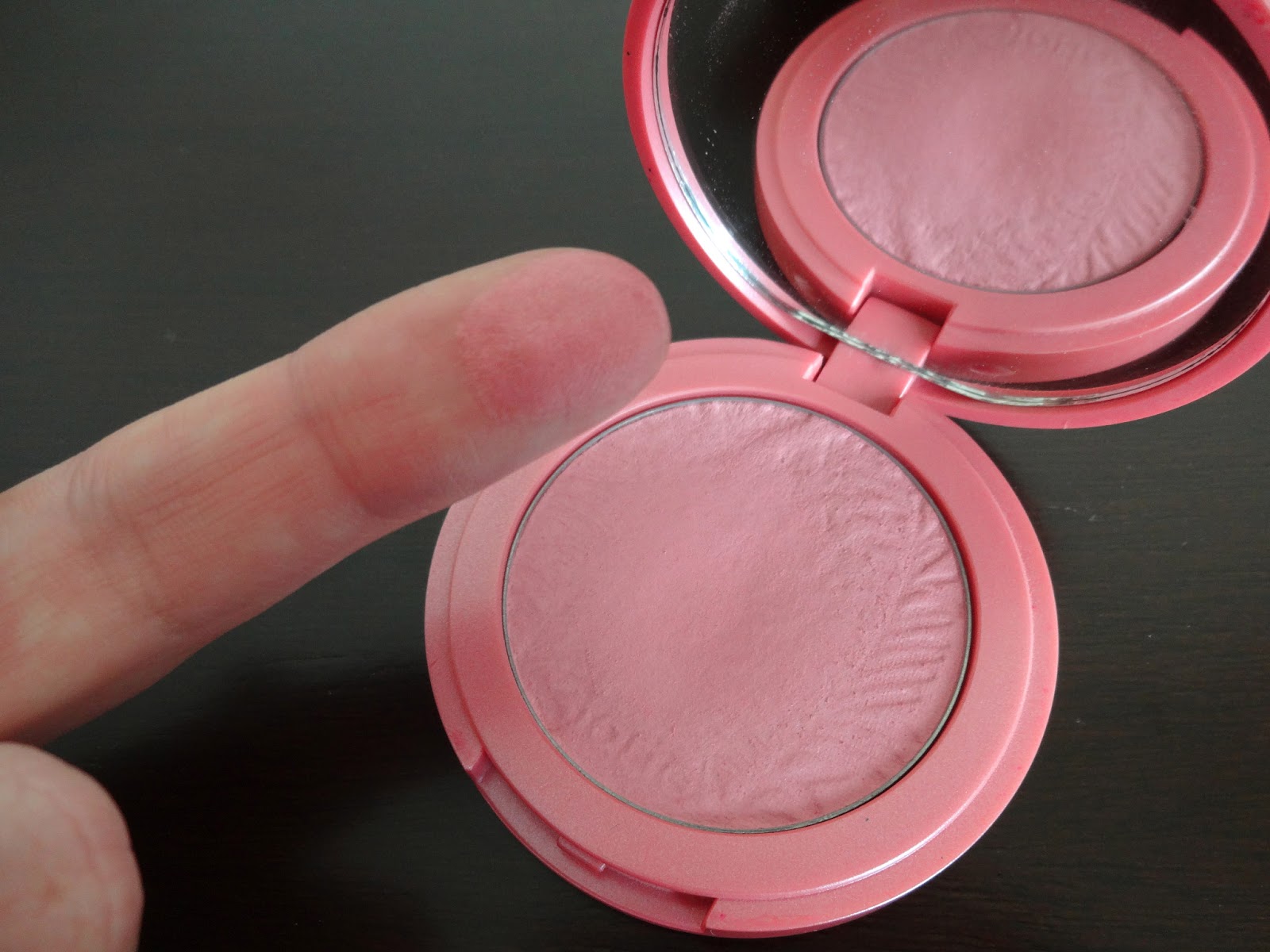 A Little Beauty Luxury tarte Amazonian Clay 12Hour Blush Collection