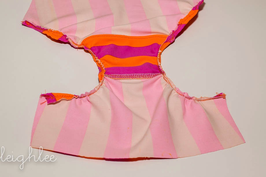 http://sweeterthanitseams.blogspot.com