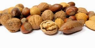 QUE PICAR ENTRE HORAS Y NO ENGORDAR los frutos secos son ideales para picotear entre horas en pequeñas cantidades