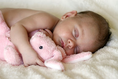 bayi-lucu-sedang-tidur