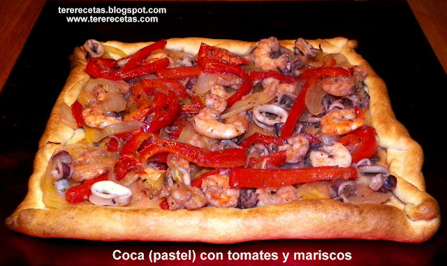 
coca (pastel) Con Tomate Y Mariscos

