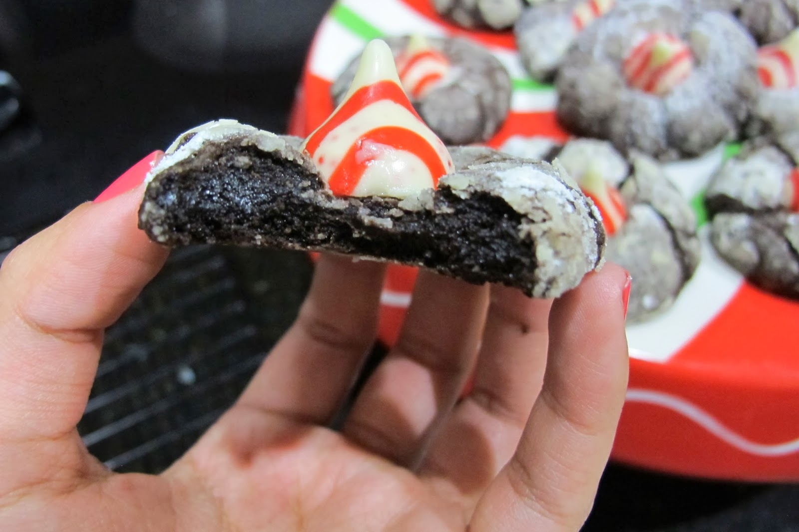One Thousand Looks: CANDY CANE KISS CHOCOLATE COOKIES