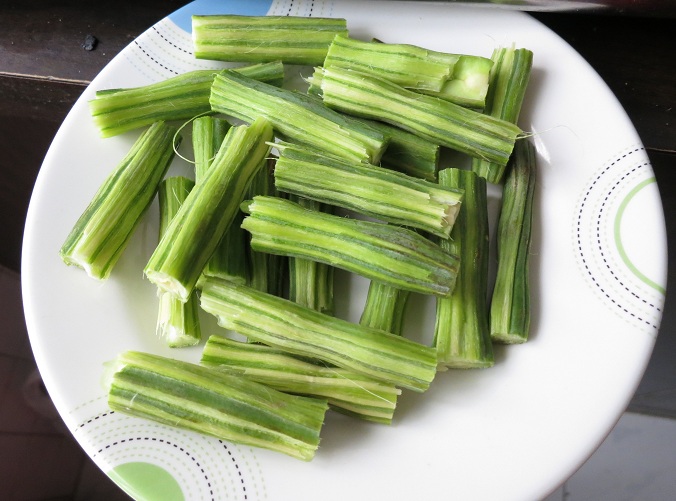 How To Make Drumstick Curry » Maayeka