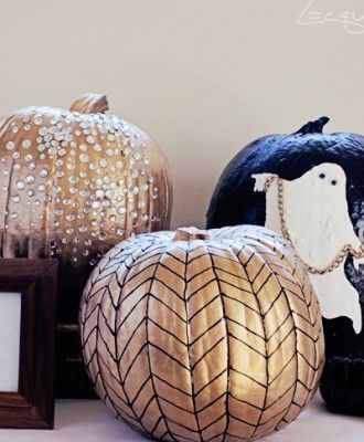No Carve Pumpkins - gold - | 5 Ideas for People Who Don't Carve Pumpkins!  #halloween #pumpkins #noncarvepumpkins #paintpumpkins #diy #holiday
