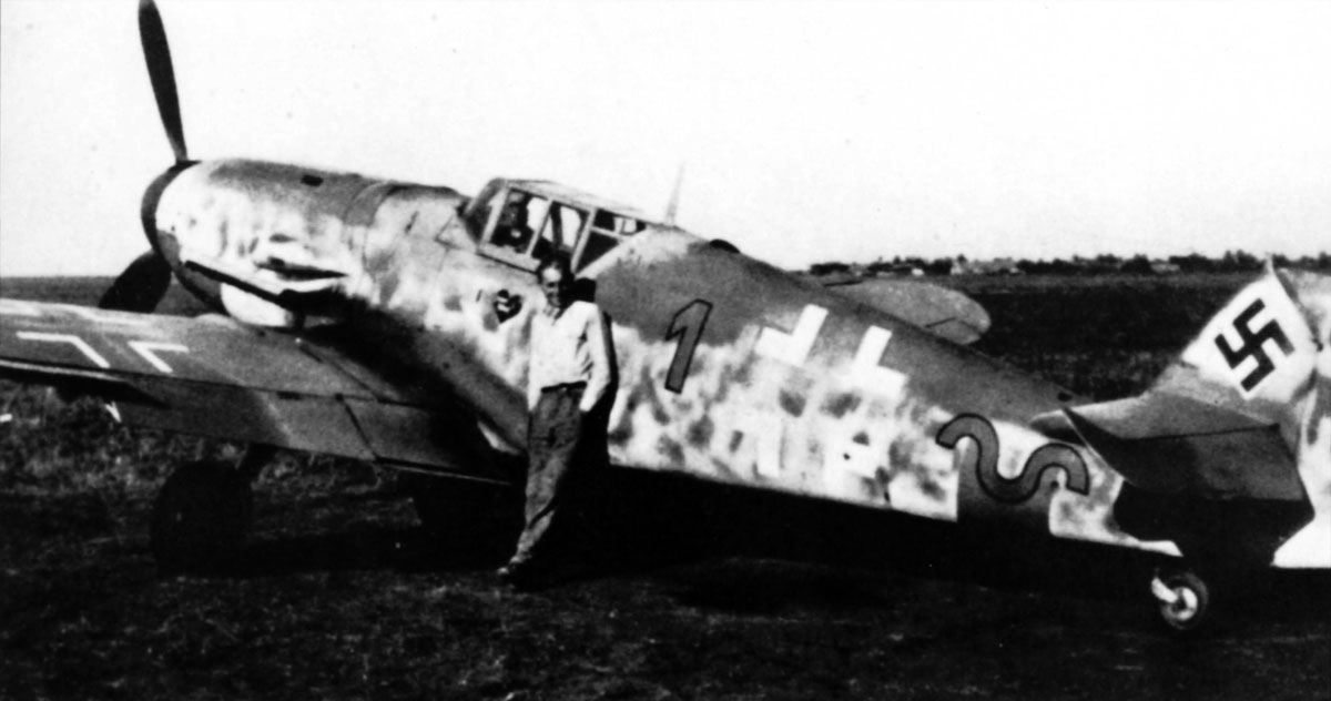 http://4.bp.blogspot.com/-950JNGKMqOw/UE0jDu7-lrI/AAAAAAAAD4s/qpOGWXQaeZ4/s1600/1-Bf-109G6-9.JG52-(R1+~)-Erich-Hartmann-Hungary-1944-01.jpg
