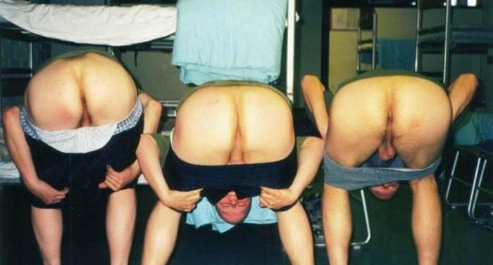 Straight Guys Mooning