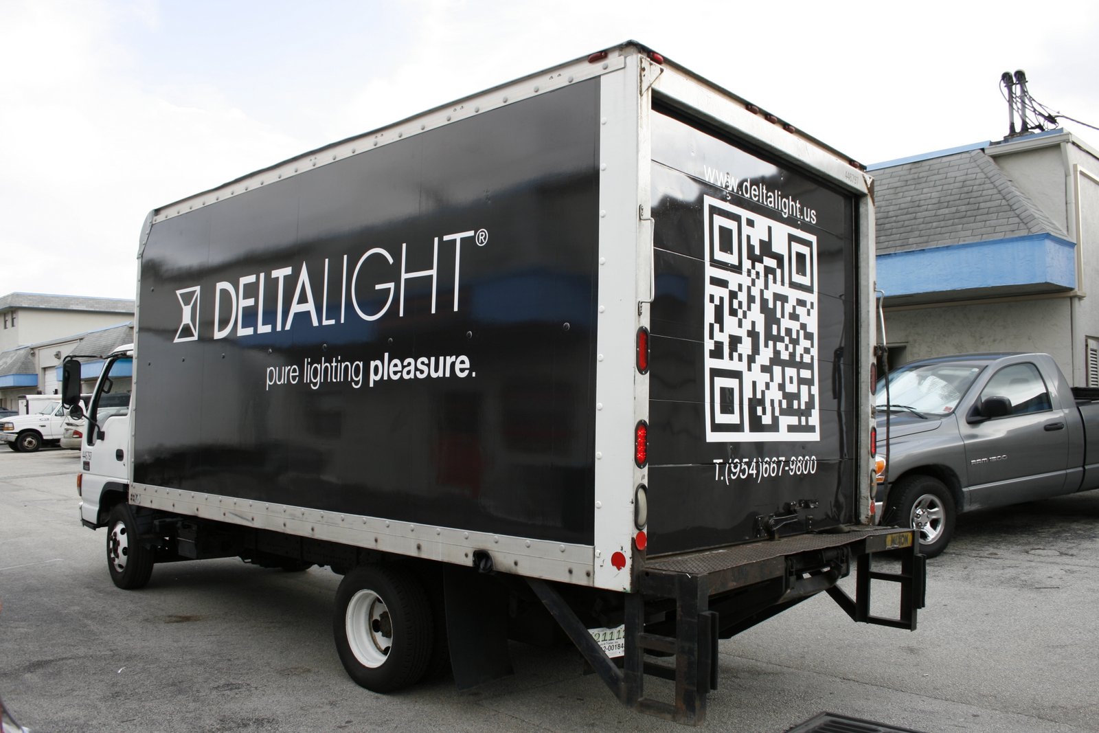 Commercial Box Truck Vinyl Wrap Fort Lauderdale, Florida Deltalight