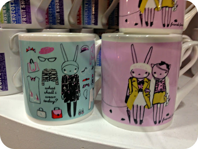 Fifi Lapin mugs