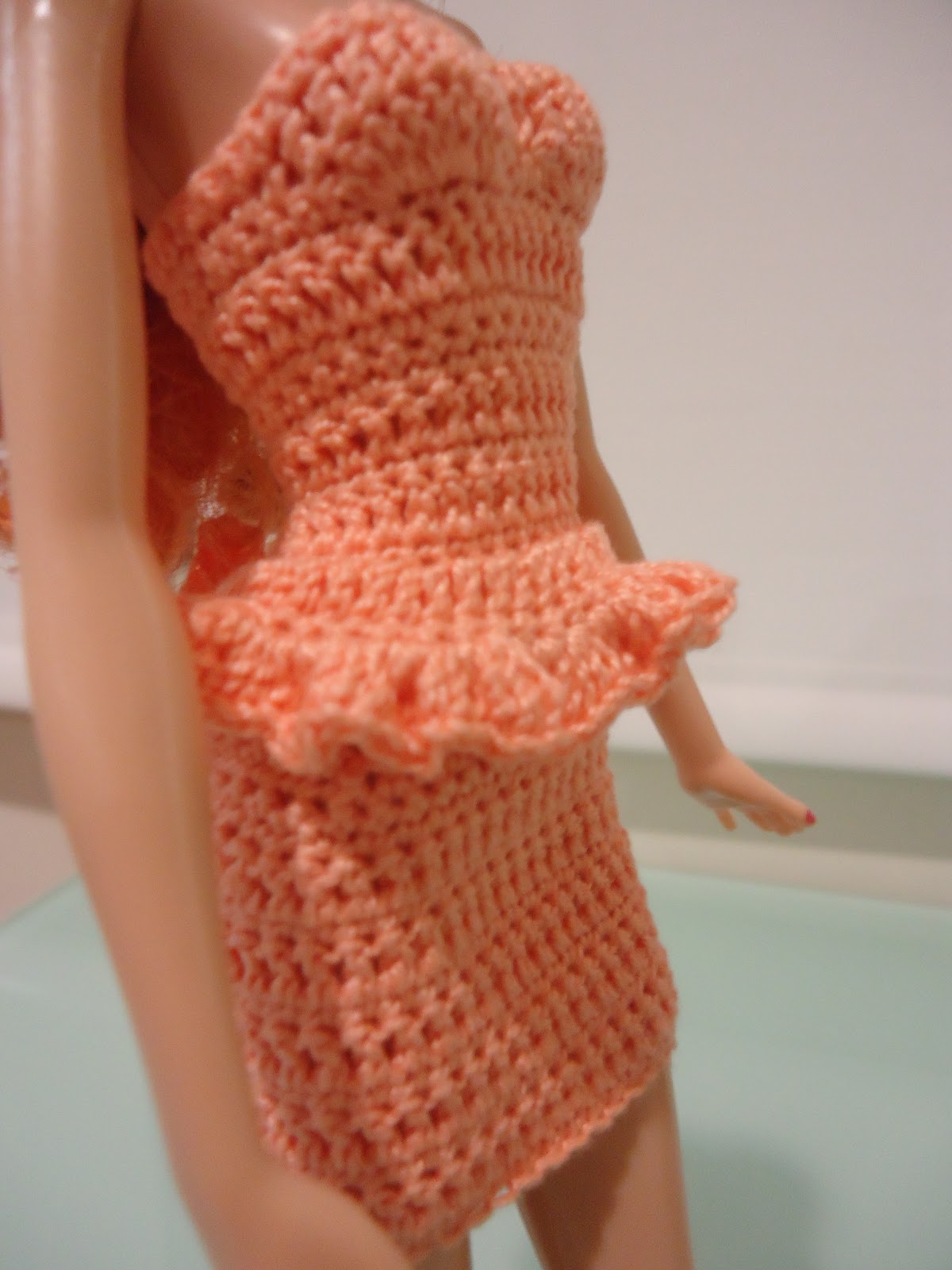 Fashion Doll Crochet Clothes: Simple-Peach-Bodycon-Turned-Peplum Dress