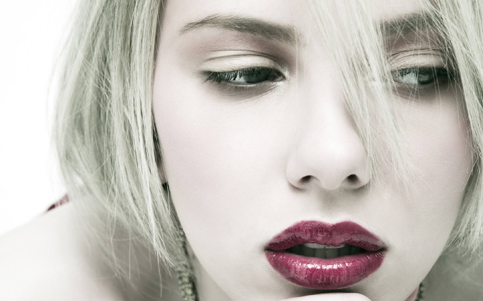 http://4.bp.blogspot.com/-96ZRofRbdBI/ULPKb3l_6lI/AAAAAAAASi0/uIZ0e-sapz8/s1600/scarlett+johansson+(6).jpg