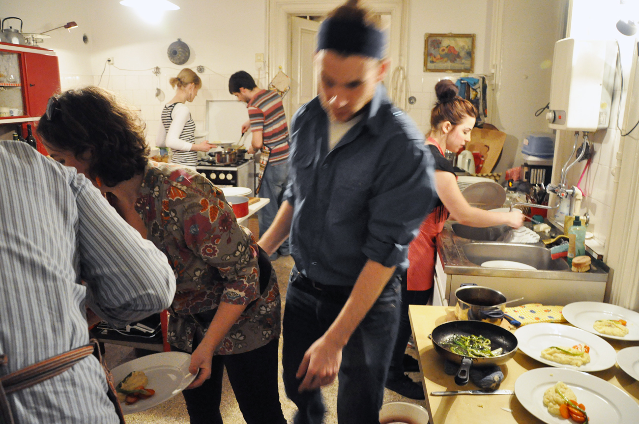 Lakásétterem 8 óra munka 8 óra pihenés 8 óra szuvidolás