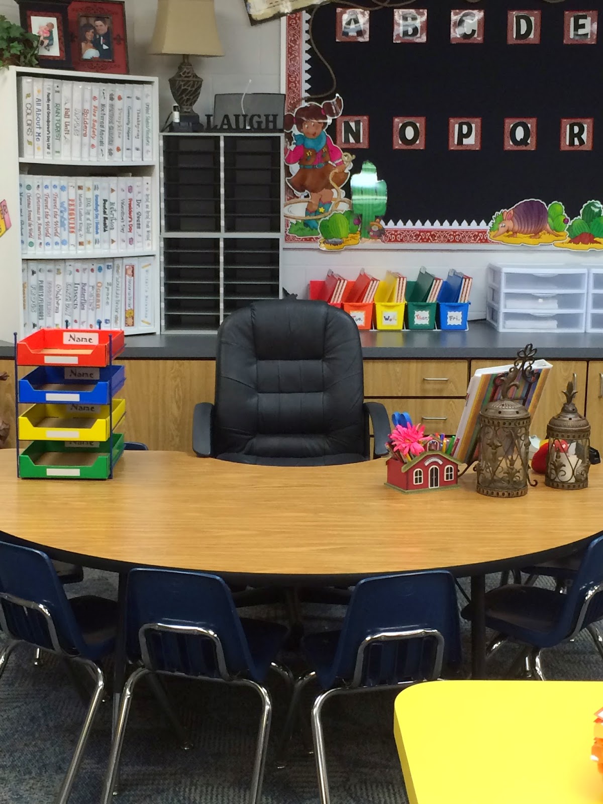 Teacher Desk In Classroom Teacher Desk In Classroom
