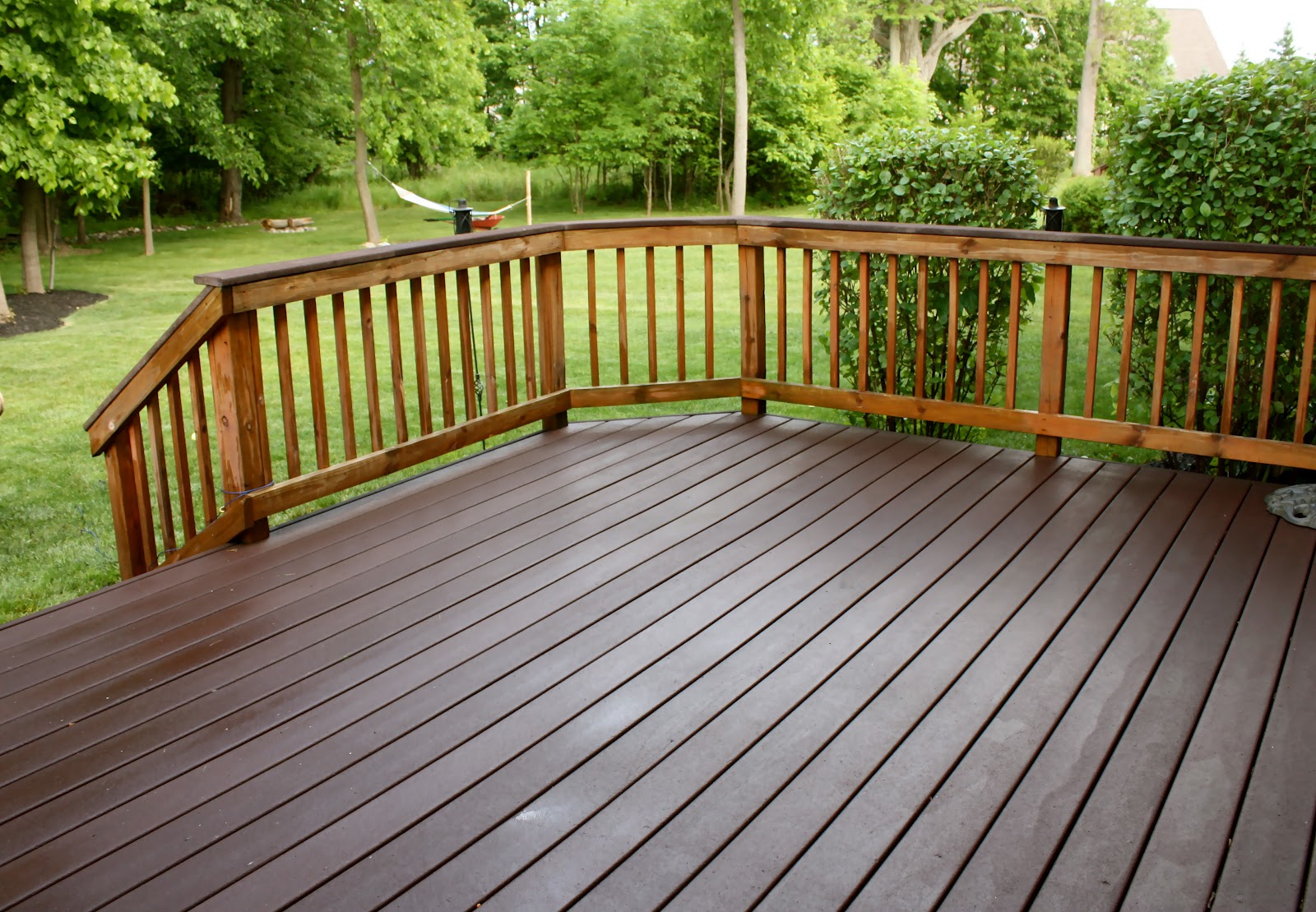 The Yellow Cape Cod: Our Budget Friendly Outdoor Dining Room