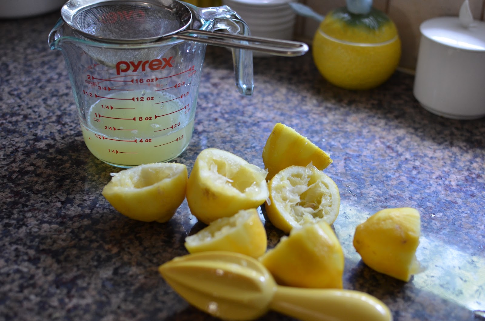 Playing with Flour Lemon popsicles