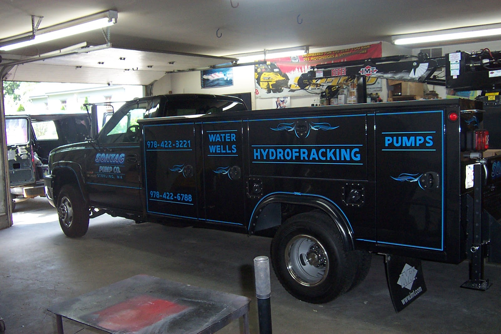 Dennis Day Designs Lettering, Pinstriping; Murals Hand Lettering