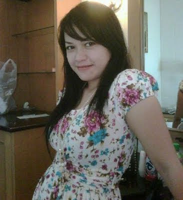 Tante evi pamer BH | Memek Sempit ABG Bispak: Tante evi pame