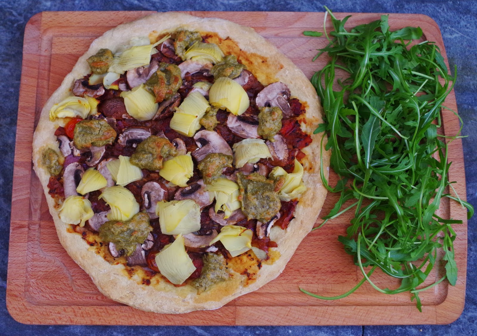 Mushroom, Artichoke & Pesto Pizza Euphoric Vegan