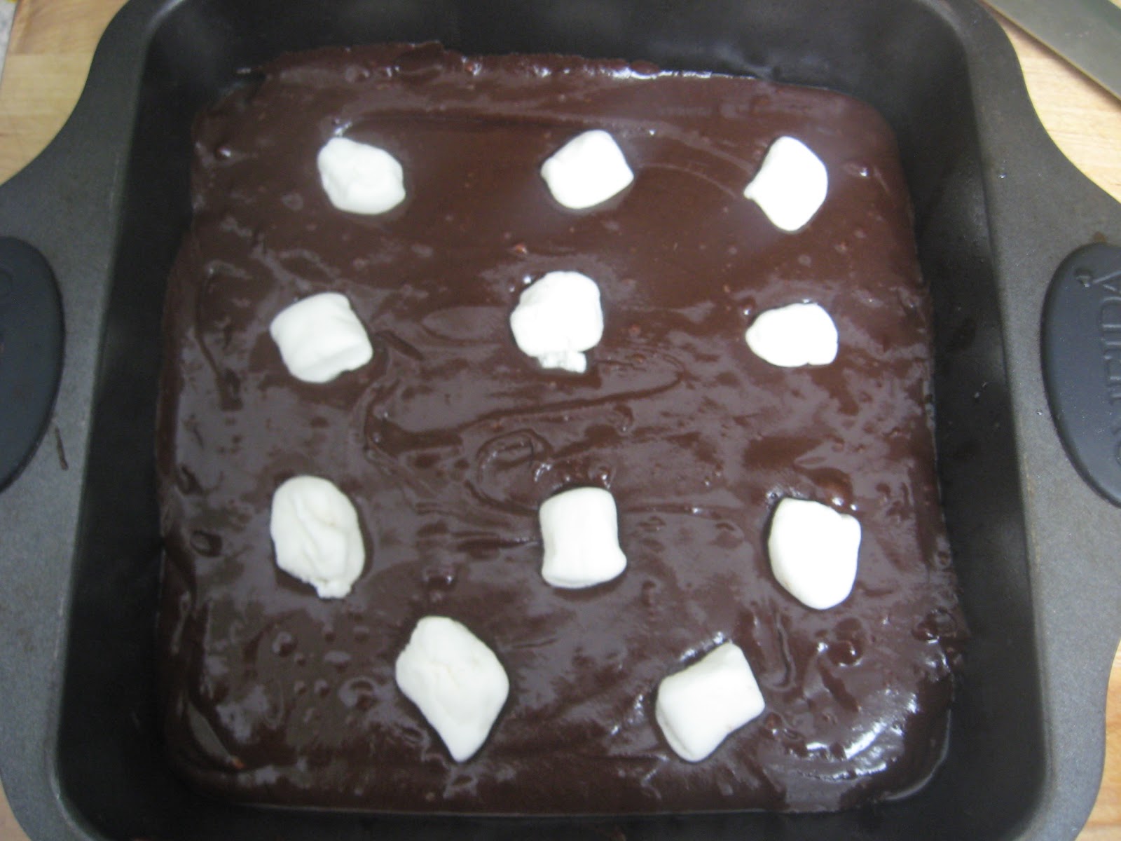 What will we eat? Marshmallow vegan and gluten free cake