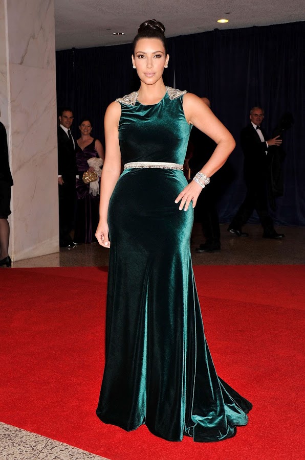 Kim Kardashian on the red carpet at 2012 White House Correspondents' Association Dinner 
