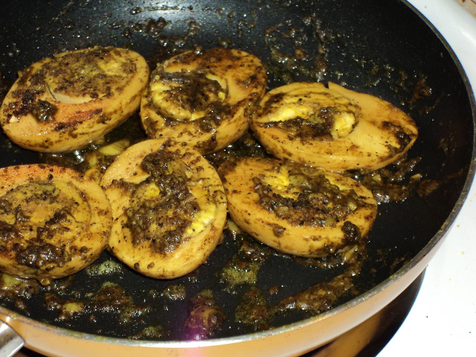 Sumi's Kitchen Spicy Egg Pepper Fry / Muttai Milagu Varuval