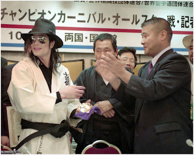 Daikaku Chodoin Presidente da United World Karate Association Fala Sobre Michael Jackson  Michael+jackson+japao+1998+karate+%285%29