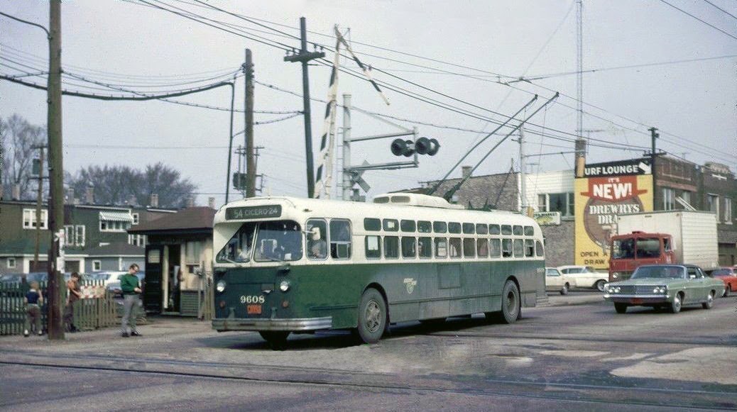 CTA+trolley+bus+1969.JPG