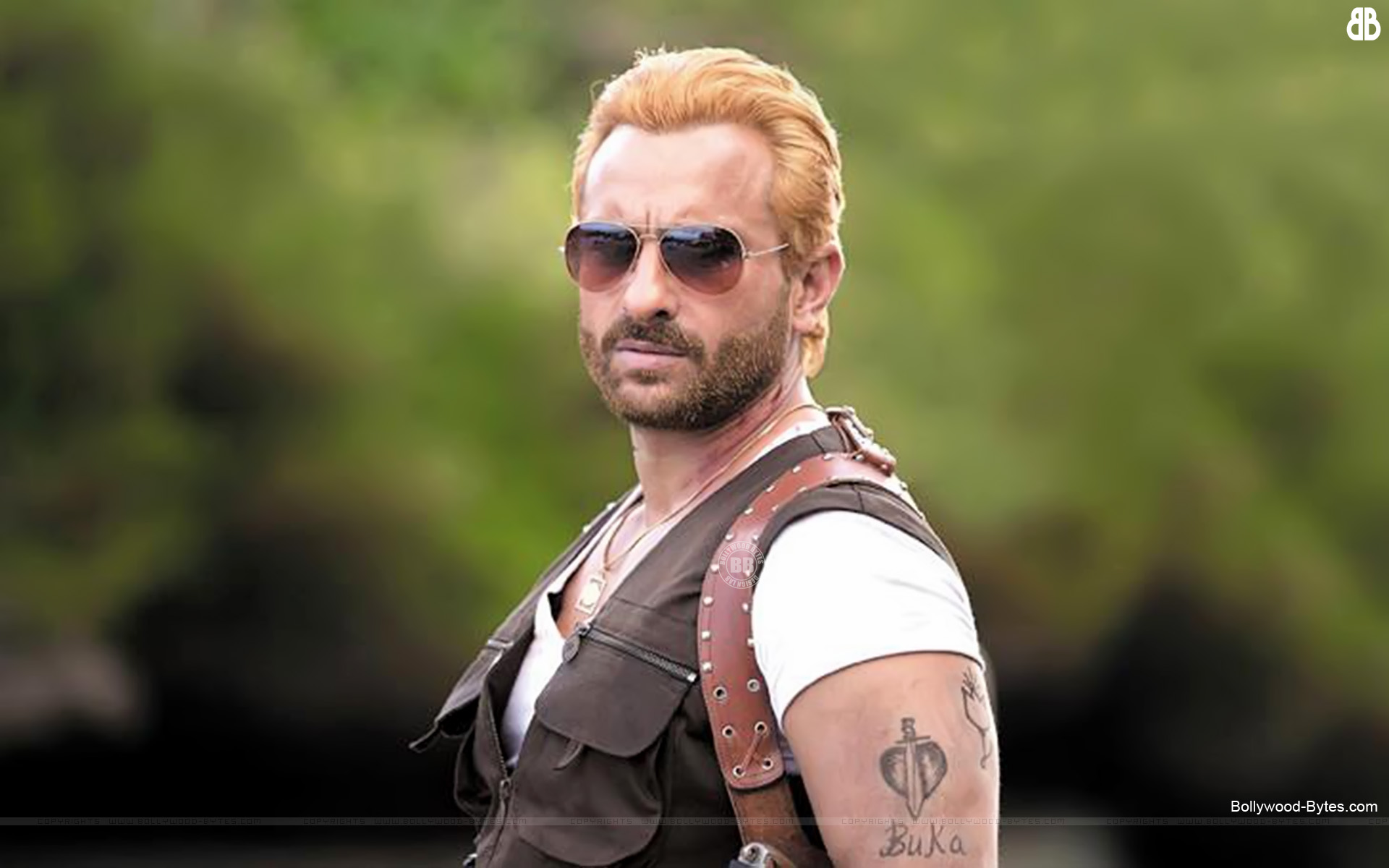 http://4.bp.blogspot.com/-9GJ49HIt0e8/UU4G-SpSbOI/AAAAAAAAcx0/ucP1tAxqBAg/s1920/Go-Goa-Gone-Hot-Saif-Ali-Khan-HD-Wallpaper-02.jpg